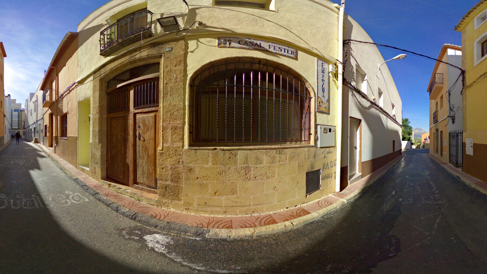 Recreación del Casal Fester y de la antigua central telefónica.