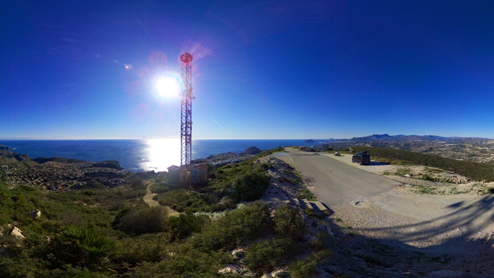 Recreación del mirador del cim del Puig Llorenca, balcon de 360 grados sobre la Marina.