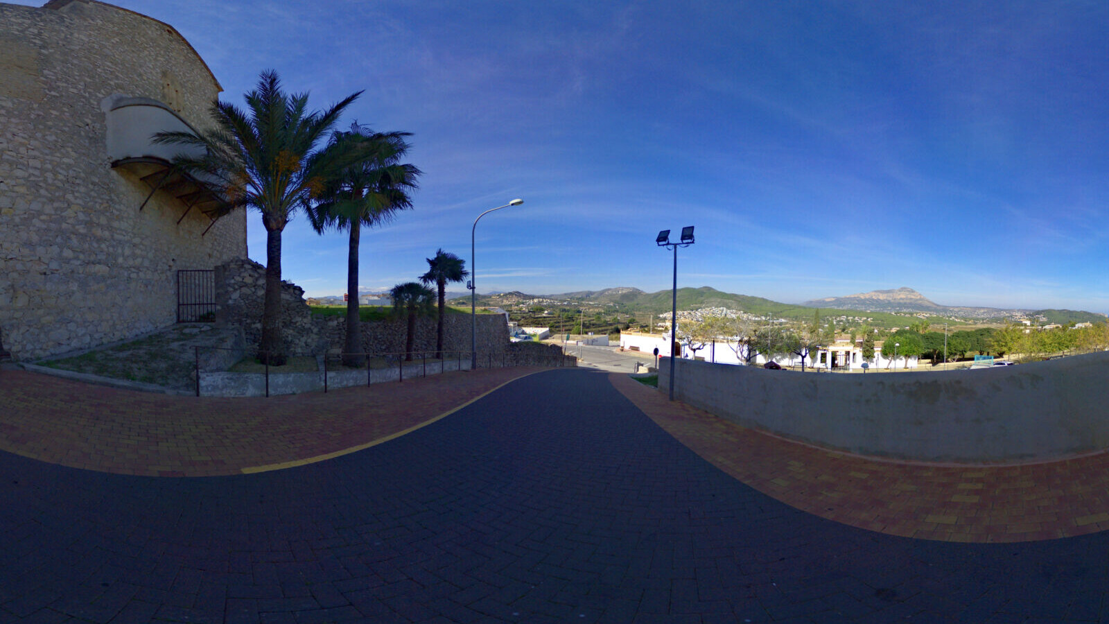 Recreación del Mirador Iglesia, balcón sobre la bahía de Xàbia y los bancales de Benitatxell.