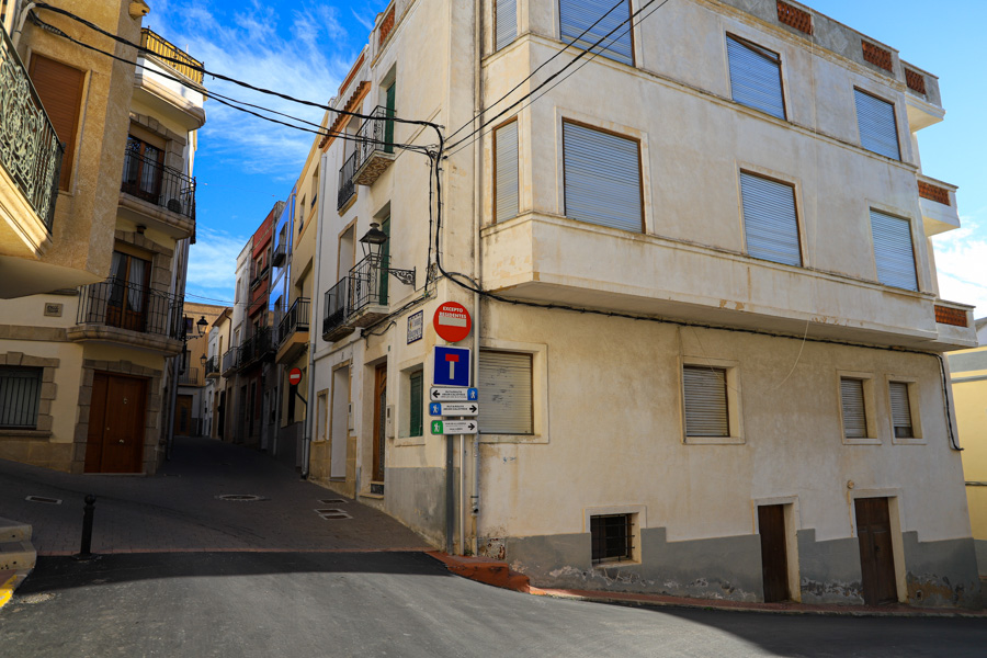 Horno de la Roqueta, inicio de la calle Trinquet — imagen pública